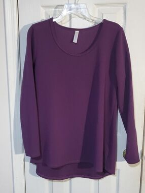 EUC Lularoe Lynnae  Long Sleeve Top - Purple
